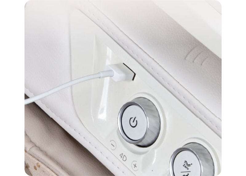 Osaki DuoMax 4D massage chair phone charger port for iphone, ipad, tablet, laptop, or other devices