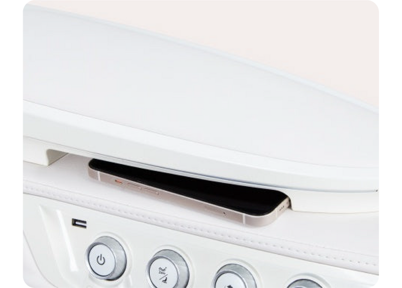 Osaki DuoMax 4D massage chair conductive wireless phone charger pad slot